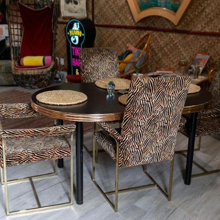 Вилла Tropical Tiki Hut Луисвилл Экстерьер фото