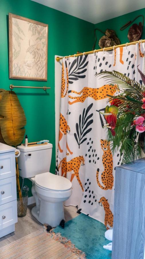 Вилла Tropical Tiki Hut Луисвилл Экстерьер фото